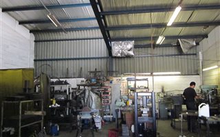 243 m² Industrial space in Maitland