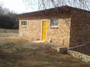 Bachelor apartment in Oaktree