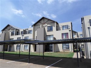 3 Bed Apartment in Ruimsig