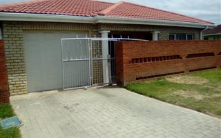 2 Bedroom House in Sunny Ridge