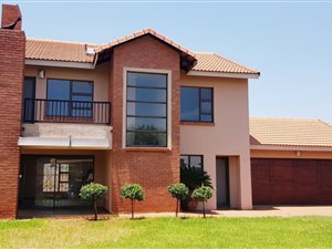 3 Bedroom House in Raslouw Glen