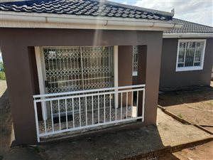 3 Bed House in Newlands West