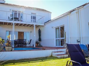 3 Bed House in Erinvale Estate