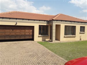 3 Bed Townhouse in Jackaroo Park