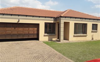 3 Bedroom Townhouse in Jackaroo Park