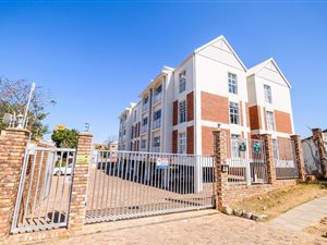 2 Bed Apartment in West Hill