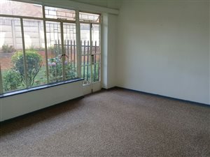 2 Bedroom Flat in Birchleigh North