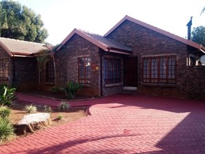 4 Bed House in Theresa Park