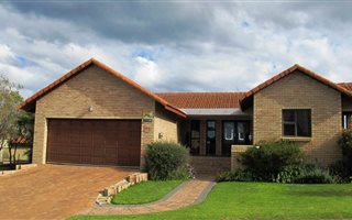 4 Bedroom House in Mossel Bay Golf Estate