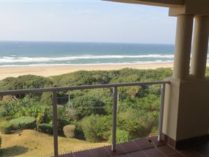 3 Bed Apartment in Illovo Beach