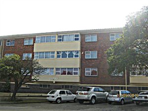 Bachelor apartment in Newton Park