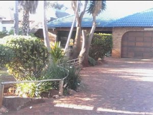 4 Bed House in Doornpoort and surrounds
