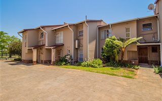 3 Bedroom Apartment in Farrarmere
