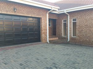 3 Bed Townhouse in Gholfsig