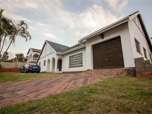 4 Bed House in Arena Park