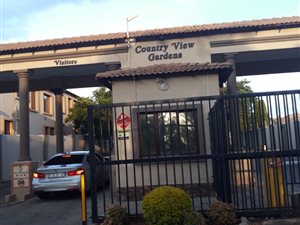 3 Bed Duplex in Country View
