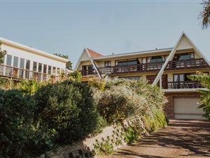 6 Bed House in West Bank