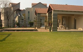 1 Bedroom Apartment in Broadacres