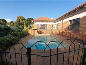 5 Bed House in Highlands North