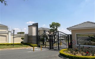 2 Bedroom Apartment in Summerset