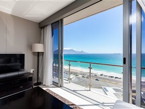1 Bed Apartment in Bloubergstrand