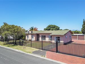 4 Bed House in Morgenster