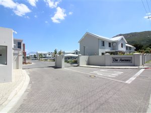 2 Bed Apartment in Paarl