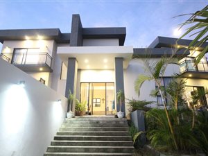 6 Bed House in Abbotsford