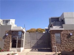 2 Bed Townhouse in Oaklands