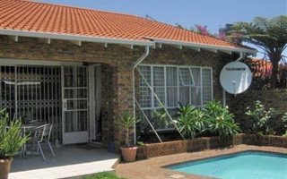 3 Bedroom Apartment in Elma Park