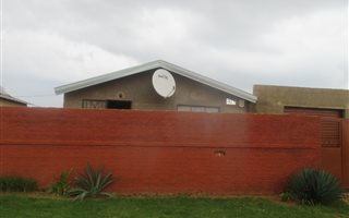 1 Bedroom House in Tshepisong
