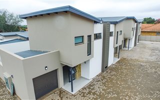 2 Bedroom Townhouse in Equestria