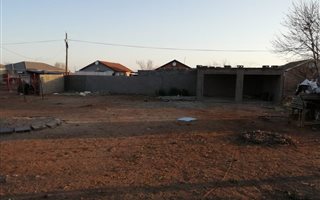 2 Bedroom House in Lourierpark