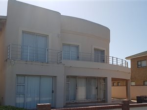 5 Bed House in Gouritsmond