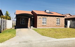 3 Bedroom Townhouse in Waterval East