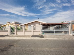 4 Bed House in Glenlily