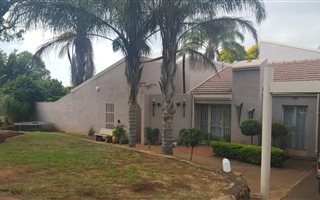 5 Bedroom House in Observation Hill