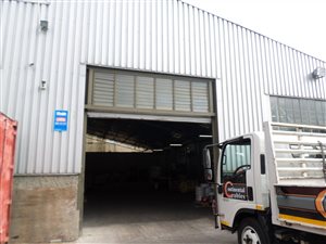 1000 m² Commercial space in Jacobs