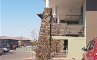 94 m² Commercial space in Hazeldean (Silverlakes Surroundings)
