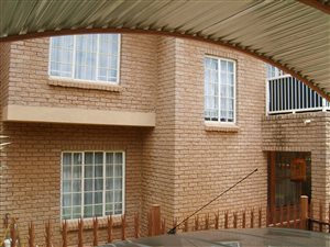 3 Bed Cluster in Noordheuwel