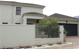 4 Bedroom House in Big Bay