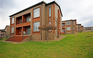 2 Bedroom Apartment in Laser Park