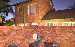 2 Bedroom Simplex in Weavind Park