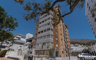 2 Bedroom Apartment in Three Anchor Bay