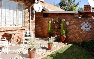 2 Bedroom Simplex in Highveld