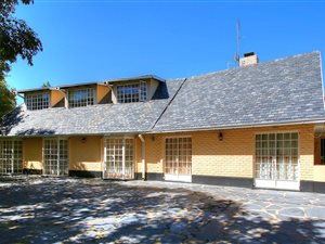 6 Bed House in Bramley