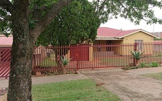 3 Bedroom House in Kwaggasrand