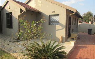 2 Bedroom House in Bramley View