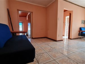 4 Bed House in Die Wilgers