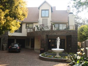 4 Bed Cluster in Bedfordview